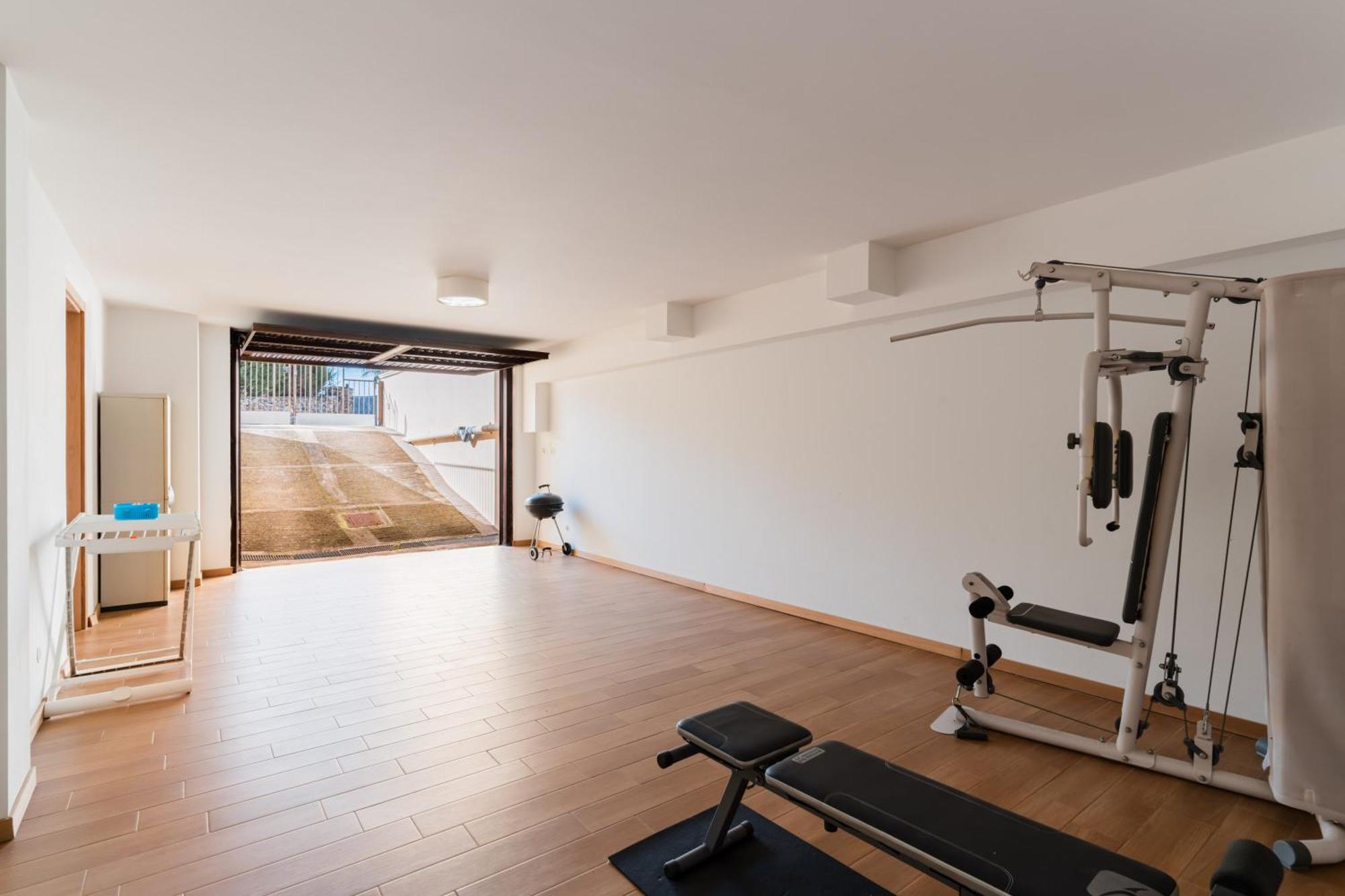 Intera Villa Ad Uso Esclusivo Con 2 Bagni 4 Camere Da Letto,Garage,Giardino,Area Fitness,Lavatrice,Wifi Tuglie Exterior photo