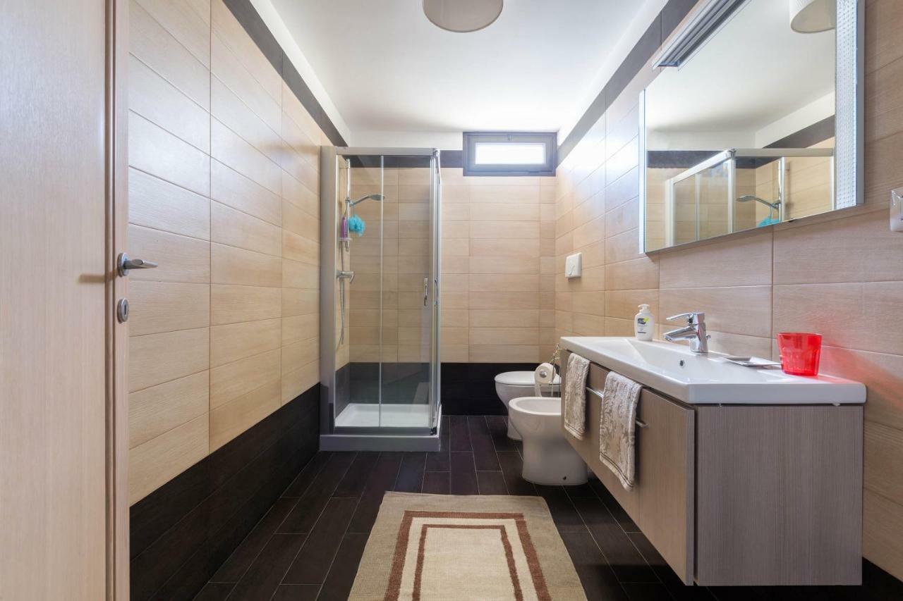 Intera Villa Ad Uso Esclusivo Con 2 Bagni 4 Camere Da Letto,Garage,Giardino,Area Fitness,Lavatrice,Wifi Tuglie Exterior photo